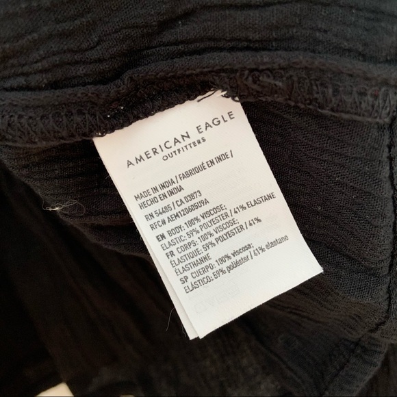 AE low-cut flowy blouse with buttons - Picture 5 of 5